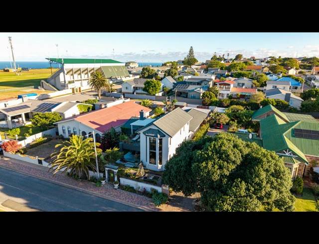 4 BEDROOM HOUSE FOR SALE IN LINKSIDE